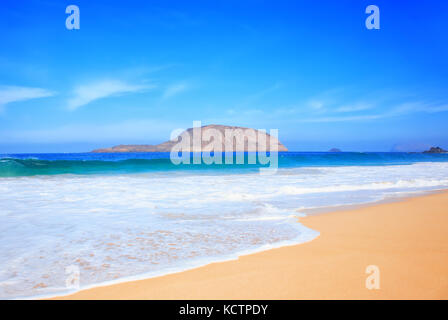 Playa Las Conchas, Montana Clara, isola di La Graciosa, Lanzarote, Isole Canarie, Spagna. Foto Stock