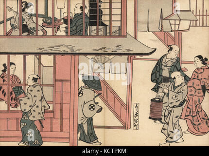 Il Samurai a piedi passato cortigiane in teahouse sbarrata, una cortigiana intrattiene un cliente al piano superiore e un uomo con una lanterna guide un paio in strada. In scena a Kyomachi Yoshiwara. Woodblock print da Masanobu Okumura (1686-1764) da Fuzoku Emakimono, scorrimento immagine dell'acqua Commercio, Tokyo, ristampa di circa 1880. Foto Stock