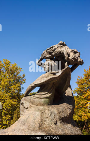 Varsavia, Polonia - 10 Ottobre 2015: Frederic Chopin un monumento nel Parco Lazienki (parco delle Terme Reali). Progettato nel 1907 da Waclaw Szymanowski. Foto Stock