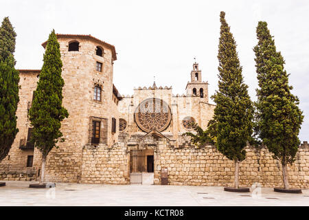 Monastero benedettino costruito in stile romanico di Sant Cugat, Spagna Foto Stock
