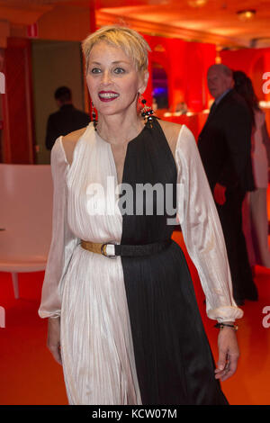 Celebrities partecipa alla serata di Lotta alle celebrità 2017 a Roma Con: Sharon Stone Dove: Roma, Italia Quando: 06 Set 2017 credito: IPA/WENN.com **disponibile Solo per la pubblicazione in Regno Unito, Stati Uniti, Germania, Austria, Svizzera. NESSUN UTILIZZO WEB** Foto Stock