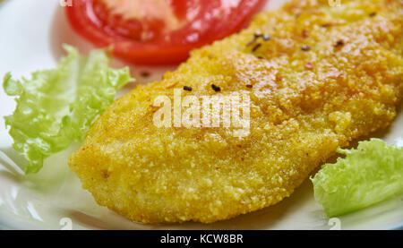 Cotoletta alla milanese - milanese di vitello, piatto italiano, una varietà popolare di cotoletta Foto Stock