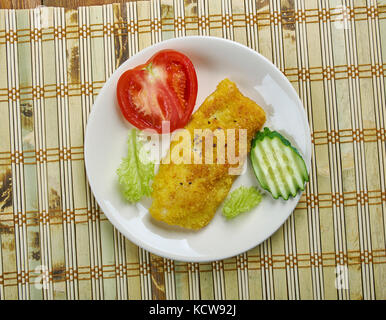 Cotoletta alla milanese - milanese di vitello, piatto italiano, una varietà popolare di cotoletta Foto Stock