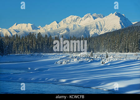 Kootenay River e la gamma Mitchell (Canada Montagne Rocciose), kootenay national park, British Columbia, Canada Foto Stock