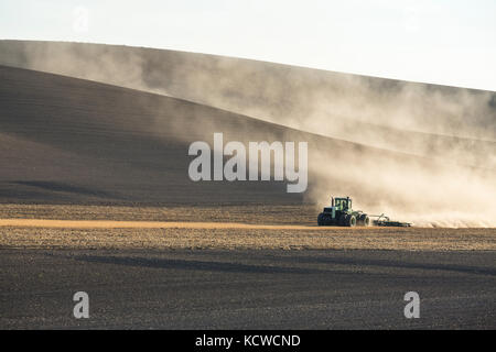 Lavorazione dei campi, vicino colfax, palouse paese, Washington, Stati Uniti d'America Foto Stock