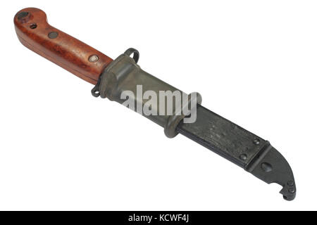 Ak 47 a baionetta sciabola e isolato su bianco Foto Stock