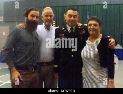 Il palmetto accademia militare condotta una cerimonia a riconoscere la pma hall of fame inductees e commissione classe pma 67 a mccrady training center in eastover, South Carolina, aug. 13, 2016. col. jakie davis jr. e capt. john thorne, jr., erano entrambi indotti in pma hall of fame. Nove officer candidati sono stati promossi al secondo tenente con il completamento del funzionario di scuola del candidato - James boudreau, fanteria, Phillip Davis, fanteria, David elmore, difesa aerea, johnathan mano, aviazione, riscatto holland, fanteria, ciera nicholson, segnale, Lewis Simmons, fanteria, Christopher tom Foto Stock