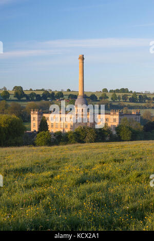 Bliss Mill in inizio di mattina di sole, Chipping Norton, Cotswolds, Oxfordshire, England, Regno Unito, Europa Foto Stock
