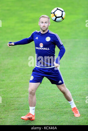 Barry Bannan della Scozia durante una sessione di formazione allo Stadion Stozice, Lubiana. Foto Stock