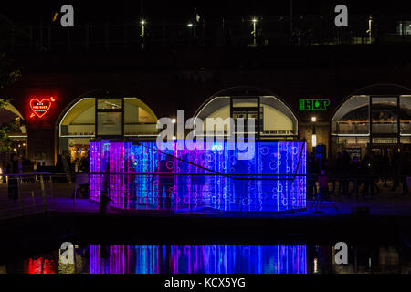 6 OTT 2017, Leeds luce notturna, una magica festa di luce e di colore, questo tredicesimo anno di luce notte di Leeds. Foto Stock