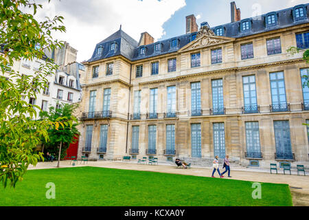 Il giardino del museo di Picasso a Parigi, Francia Foto Stock