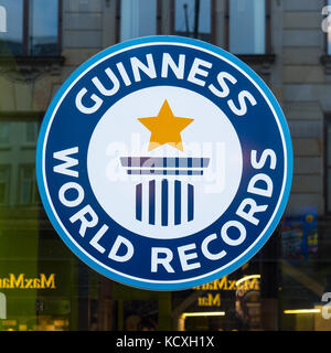 Guinness world record segno, riflessioni in una finestra, Copenaghen, Danimarca, 21 settembre 2107 Foto Stock