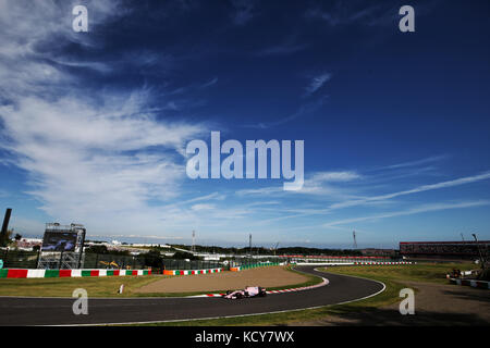 Suzuka, Giappone. 8 ottobre 2017. Gran Premio del Giappone - gara - Suzuka. Sergio Perez (MEX) Sahara Force India F1 VJM10. Gran Premio del Giappone, domenica 8 ottobre 2017. Suzuka, Giappone. URN:33201113 | Credit: dpa/Alamy Live News Foto Stock