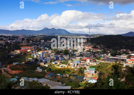 Città di dalat, vista dalla collina di Robin, dalat, Lam Dong, Vietnam. da lat è uno dei più belli e la famosa città in Viet Nam Foto Stock