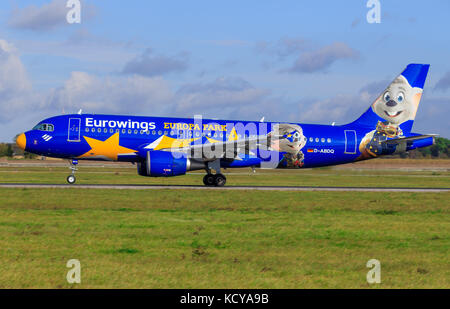 Stoccarda/Germania settembre 29, 2017: euronwings Airbus A320 all'aeroporto di Stoccarda. Foto Stock