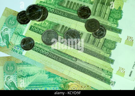 Close up delle banconote e delle banconote e delle monete in euro Foto Stock