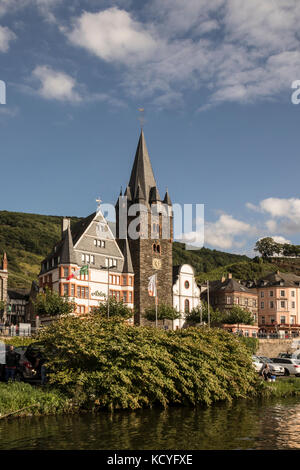 La città di Bernkastel-Kues, la valle di Mosel, Germania Foto Stock