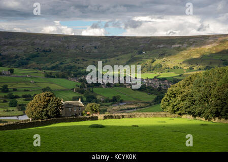 Le colline intorno a reeth in swaledale, North Yorkshire, Inghilterra. fremington edge in background. Foto Stock