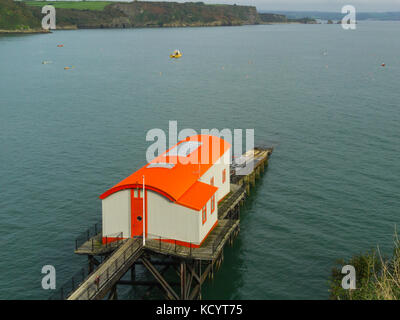 Vecchia Stazione di salvataggio Tenby Pembrokeshire South West Wales oltre cento anni la casa di RNLI volontari ora una casa privata home Foto Stock