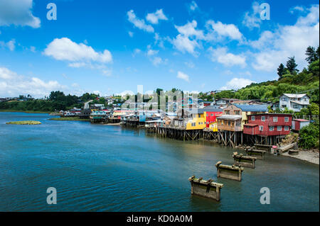 Case colorate in castro, chiloe, Cile Foto Stock