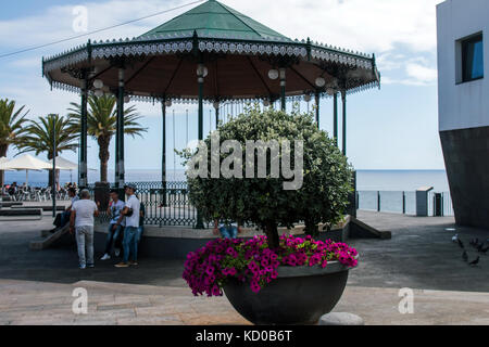 Vista ravvicinata di un vintage bandstand a Camara de Lobos, di Madera. Foto Stock