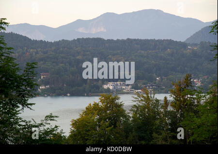 Worthersee (Lake Worth) in Techelsberg am Worther vedere, Carinzia, Austria. 25 agosto 2017 © Wojciech Strozyk / Alamy Stock Photo Foto Stock