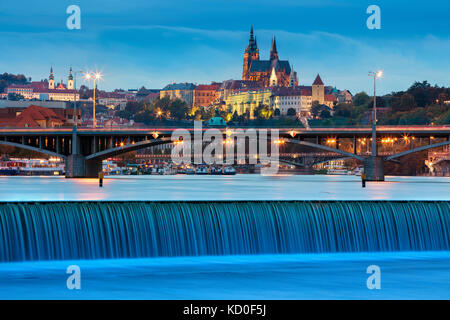 Praga. immagine di Praga, capitale della Repubblica ceca, durante il blu crepuscolo ora. Foto Stock