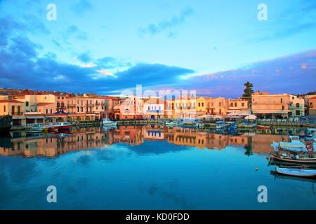 Il porto di Rethimno, Rethimno, Creta, Isole Greche, Grecia, Europa Foto Stock