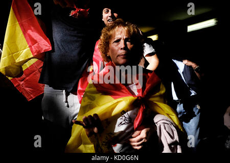 L'Europa, Spagna, Barcellona, 8 ottobre 2017 : migliaia di manifestanti sono arrivati a Barcellona da tutta la Spagna a prendere parte nel mese di marzo in favore di na Foto Stock