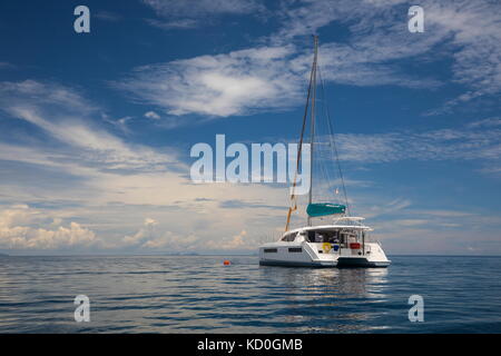 Yacht a vela al mare, divieto di Koh Lanta, Krabi, Thailandia, asia Foto Stock