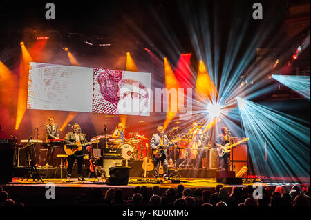 Birmingham, Regno Unito. Il 7 ottobre, 2017. squeeze play symphony hall come parte della loro "unire i puntini " tour, Birmingham, Regno Unito. 7 ott 2017. Credito: ken harrison/alamy live news Foto Stock