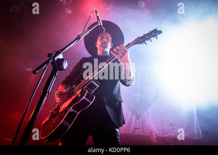 Lodz, Polonia. 07 ott 2017. me e che l uomo collaborazione nergal, john porter, Matteo bassoli e Lukas kumanski eseguita la vita in wytwornia credito: stanislaw wadas/alamy live news Foto Stock