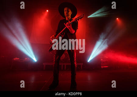 Lodz, Polonia. 07 ott 2017. me e che l uomo collaborazione nergal, john porter, Matteo bassoli e Lukas kumanski eseguita la vita in wytwornia credito: stanislaw wadas/alamy live news Foto Stock