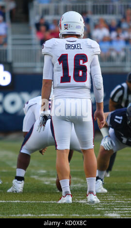 Ncaafb. Il 7 ottobre, 2017. Florida Atlantic gufi quarterback Jason Driskel (16) durante la Florida Atlantic University gufi vs Old Dominion monarchi gioco a SB Ballard Stadium in Norfolk, Virginia Florida Atlantic beat Old Dominion 58-28. Jen Hadsell/CSM/Alamy Live News Foto Stock