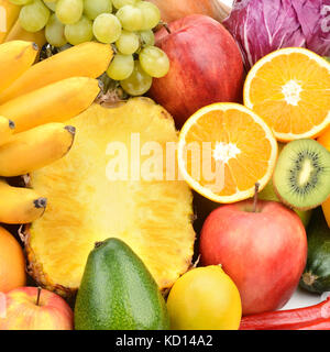 Sullo sfondo di un set di frutta e verdura Foto Stock