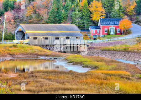 Fiume irlandese #2 ponte coperto, hardscrabble, st. Martins, baia di Fundy, New Brunswick, Canada Foto Stock