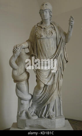 Athena. dea della saggezza. (Romano minerva). La statua di marmo. Palazzo Altemps. museo nazionale romano. Roma. L'Italia. Foto Stock