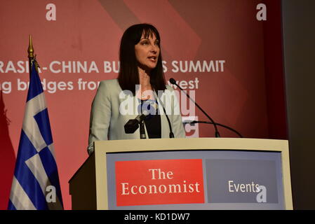 Atene, Grecia. 09oct, 2017. elena kountoura ministro greco del turismo, durante il suo discorso nell'UE-eurasia-china business summit credito: dimitrios karvountzis/Pacific press/alamy live news Foto Stock