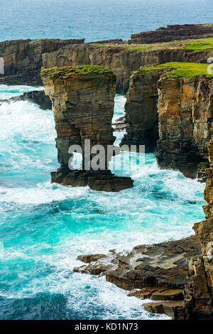 Il castello di Yesnaby, Yesnaby, Orkney Mainland, Scozia, Regno Unito. Foto Stock