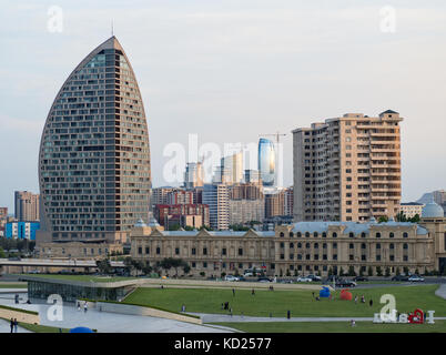 La moderna architettura di Baku, Azerbaijan nel fronte di Heydar Aliyev center Foto Stock