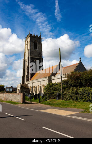 La chiesa Parrocchiale della Santissima Trinità e tutti i santi, Winterton-on-Sea, Norfolk, Regno Unito Foto Stock