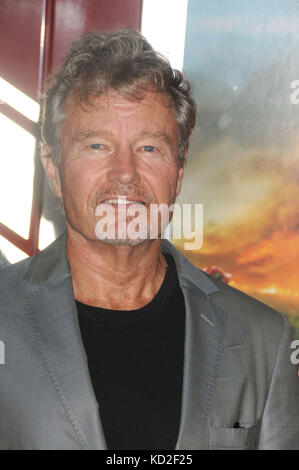 Los Angeles, California, USA. 8 Ott, 2017. 8 Ottobre 2017 - Los Angeles, California USA - attore John savage al ''solo le brave'' premiere, svoltasi presso il Regency village theatre, Westwood, los angeles ca. Credito: Paolo fenton/zuma filo/alamy live news Foto Stock