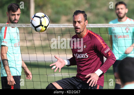 Oeiras, Portogallo. 9 ott 2017. Il Portogallo portiere beto in azione durante la squadra nazionale della sessione di formazione prima che la partita tra il Portogallo e la Svizzera con il calcio della città di oeiras il 9 ottobre 2017. Credito: bruno barros/alamy live news Foto Stock