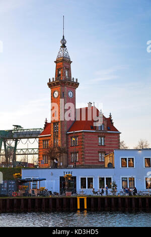 Altes Hafenamt con gastronomia, Dortmund, Ruhr Area, Nord Reno-Westfalia, Germania Foto Stock