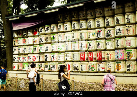 Scena di botti di sake a Yoyogi Park, Tokyo, Giappone Foto Stock