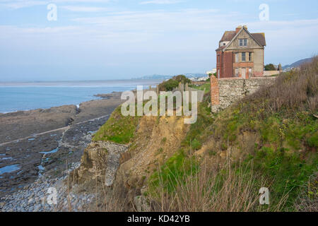 Erosione costiera a Westward Ho on della costa del Devon del Canale di Bristol Foto Stock