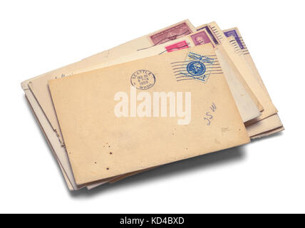 Una pila di Old mail isolata su sfondo bianco. Foto Stock