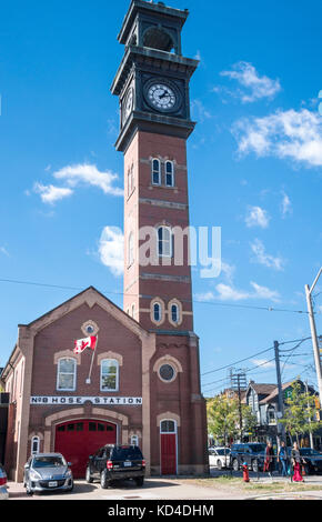 N. 8 Fire Station House presso il College e Bellevue in Kensington market nel centro cittadino di Toronto Ontario Canada Foto Stock