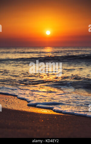 Bella cloudscape sul mare, sunrise shot Foto Stock