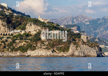 Sorrento Sett/Ott 2017. Avendo viaggiato in autobus da Almalfi Sorentto la decisione di prendere il traghetto di ritorno è stato un no richiede molto sforzo. Il viaggio su Foto Stock